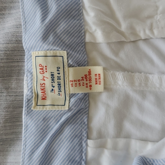 White Khaki Gap Shorts - Picture 2 of 4